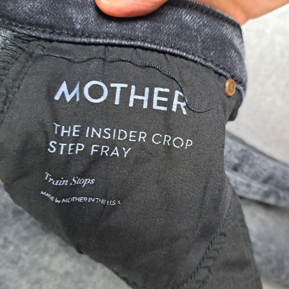 Revolve Mother The Insider Crop Step Fray in Train Stops - Picture 7 of 11